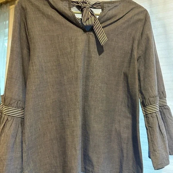 Crown & Ivy Blouse - Size Small - Picture 2 of 3